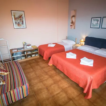 Domus Claudia Augusta Apartment